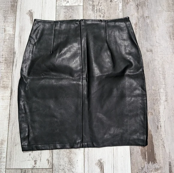 Vicki Rock +‎ Roll Faux Leather Skirt black size sm - Picture 4 of 4